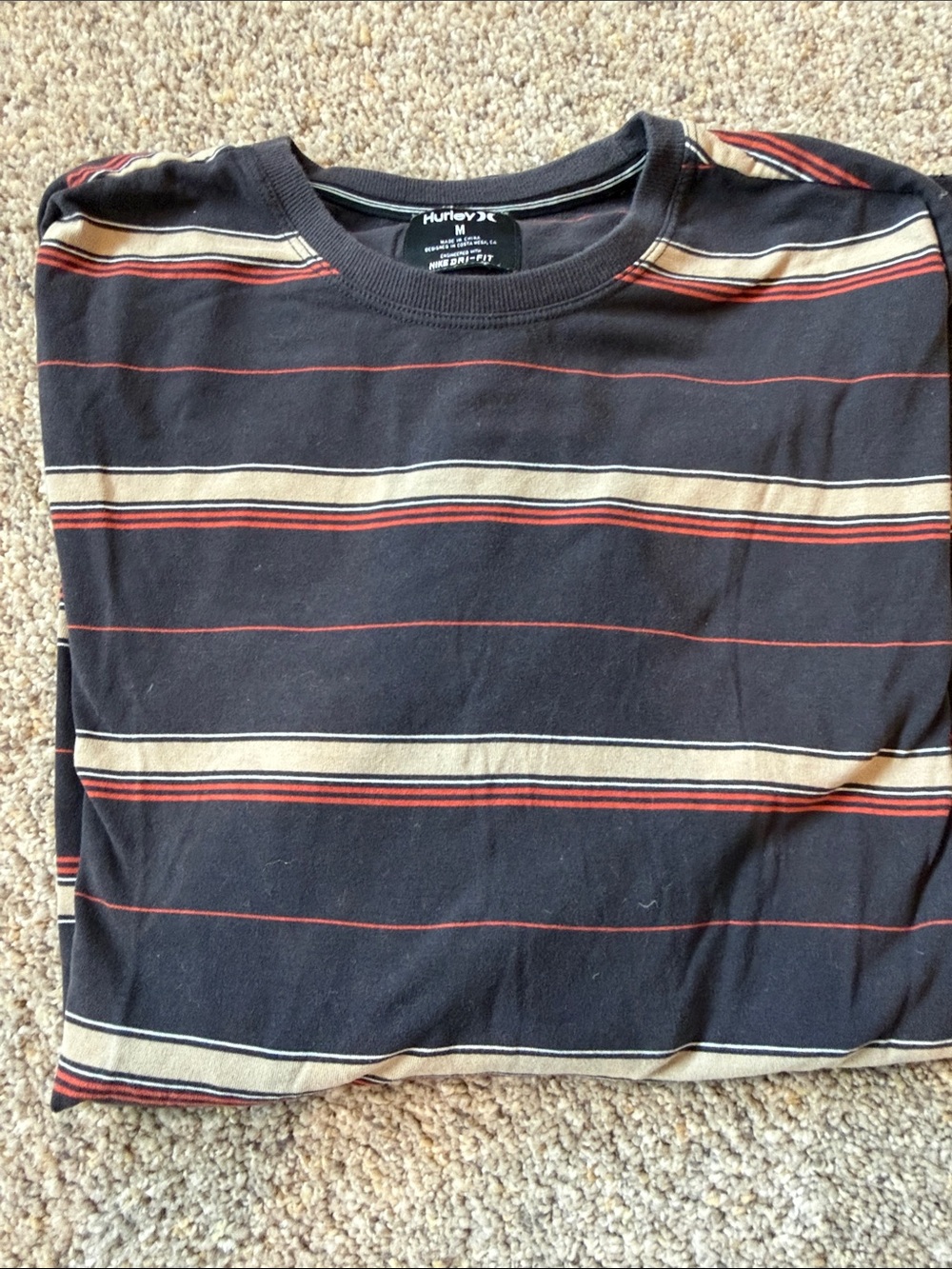 Sz M Hurley Charcoal Long Sleeve Crew with Tan and Red Stripes